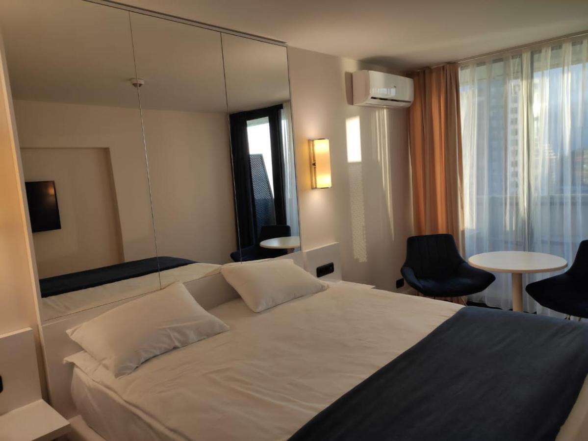 Apartament Orbi City- Ximshiashvili 7 บาทูมิ ภายนอก รูปภาพ