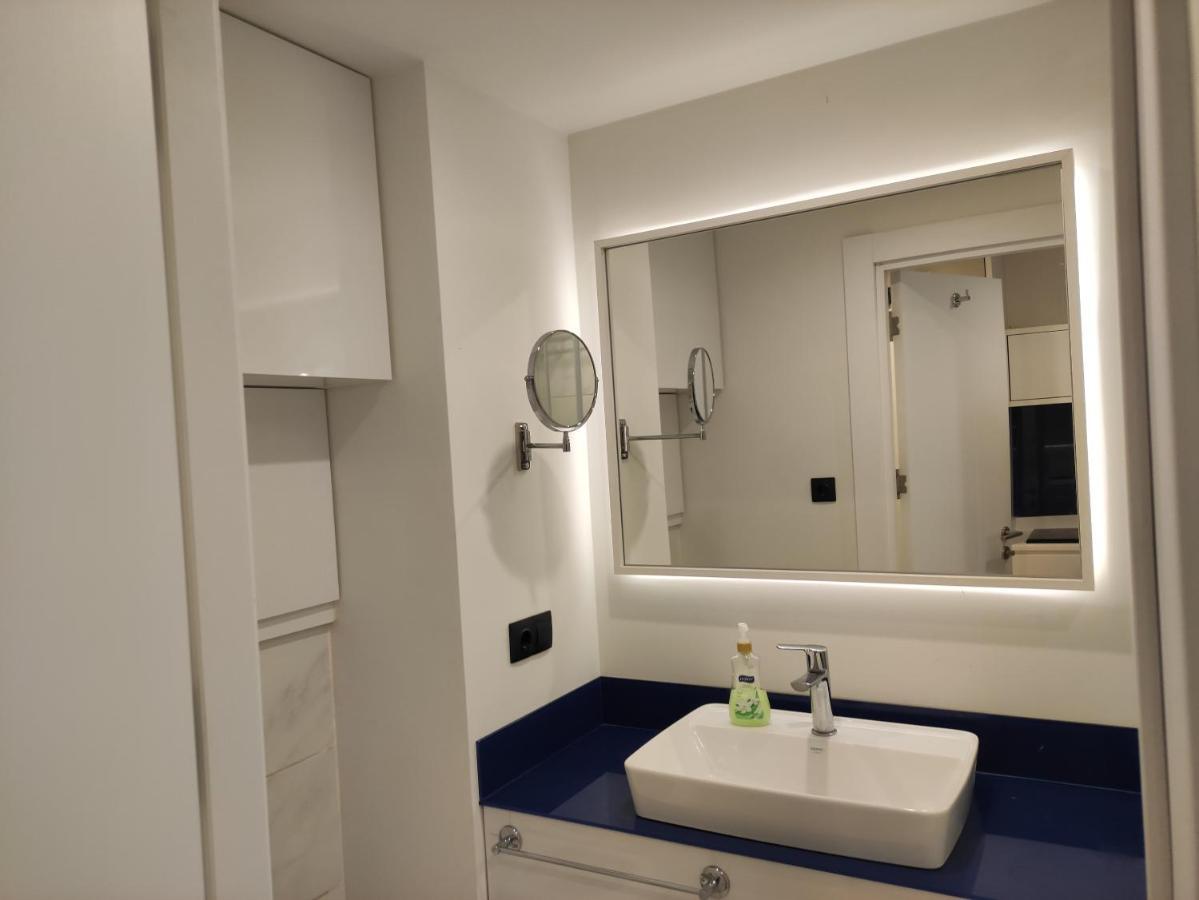 Apartament Orbi City- Ximshiashvili 7 บาทูมิ ภายนอก รูปภาพ